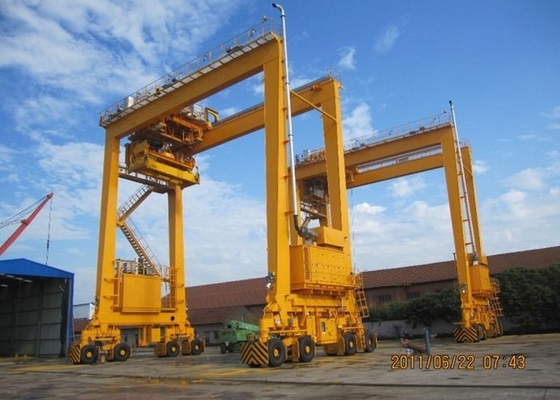 جرثقیل جابجایی کانتینر 40.5T 50T 65T جرثقیل ریلی دروازه ای 380V-660V